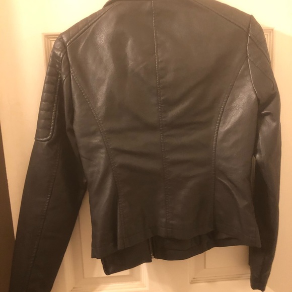 Black jacket - Picture 2 of 3